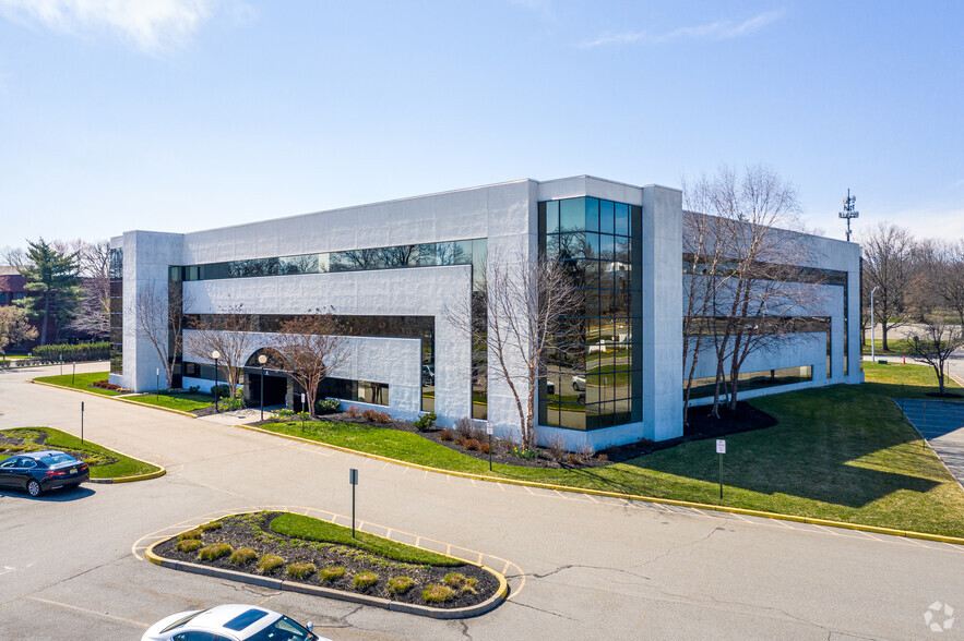 3 Century Dr, Parsippany, NJ for rent - Building Photo - Image 2 of 3