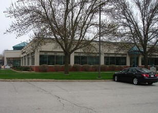 2850 Midwest Dr, Onalaska, WI for rent Building Photo- Image 1 of 9