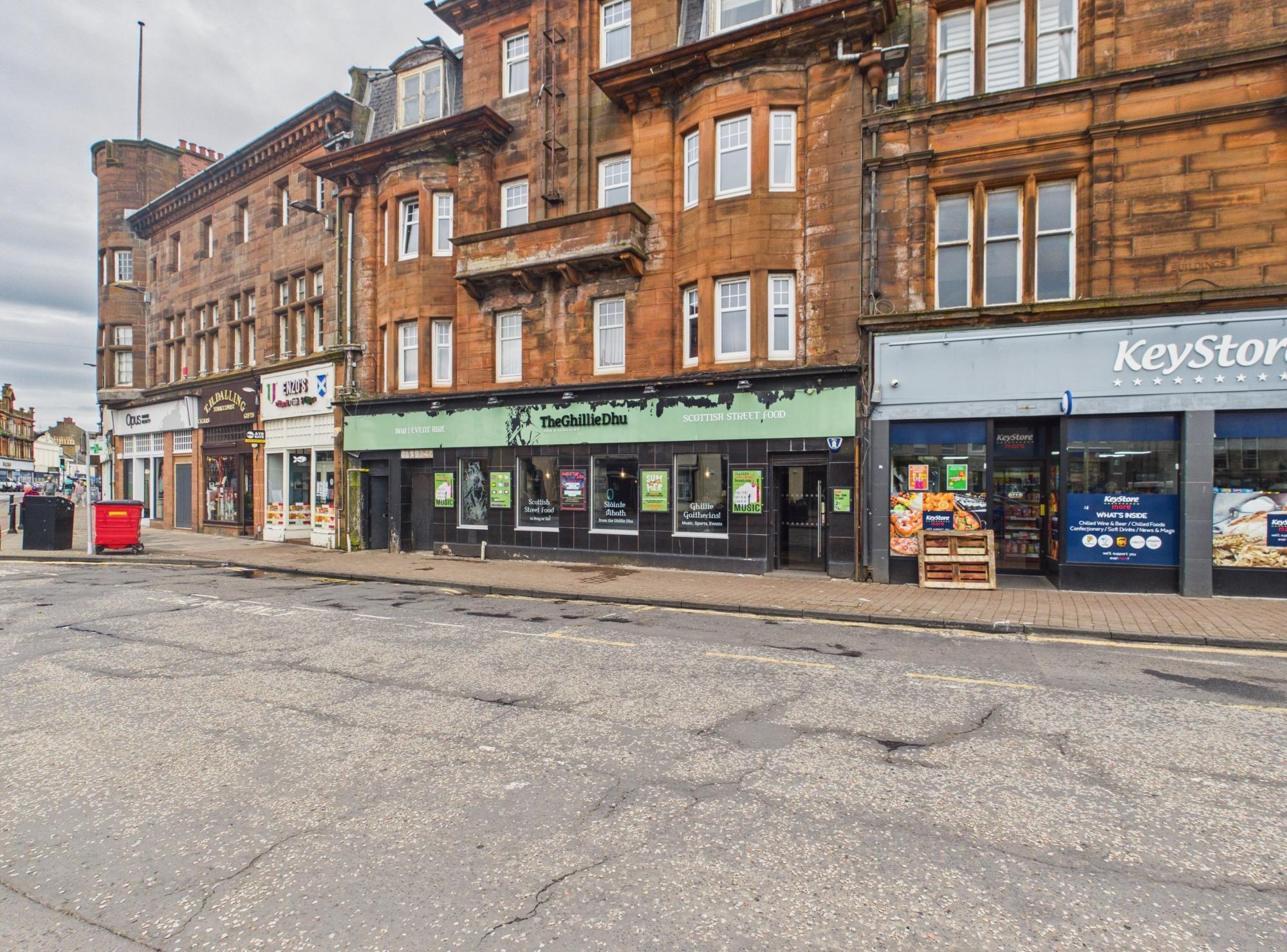 11 Burns Statue Sq, Ayr to rent Building Photo- Image 1 of 4