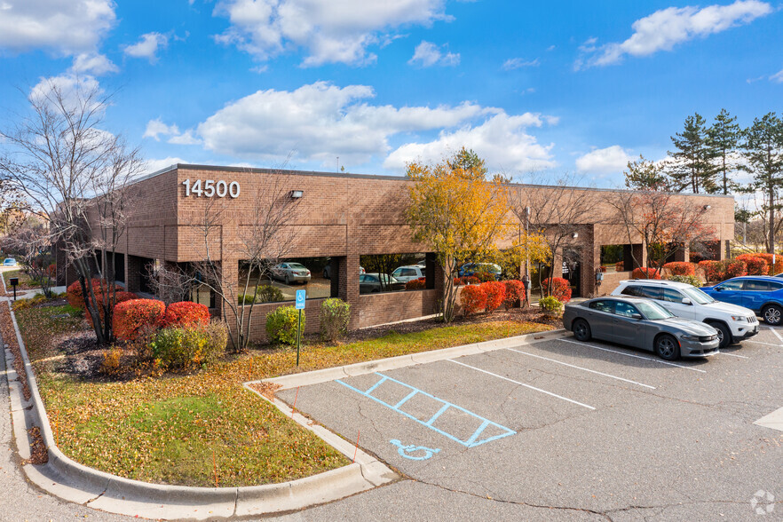 14500 Sheldon Rd, Plymouth, MI for rent - Building Photo - Image 1 of 6