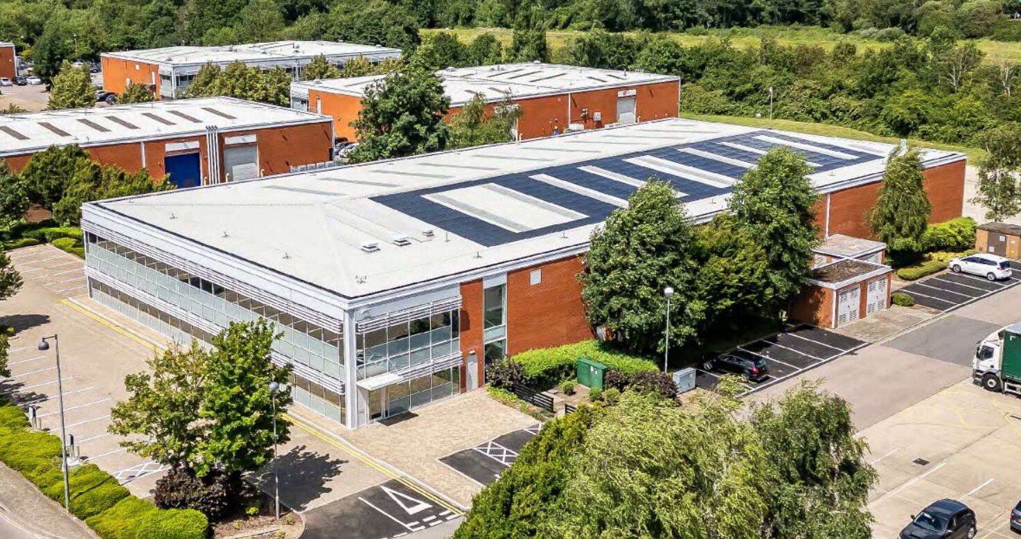 Centennial Av, Elstree for sale Building Photo- Image 1 of 1