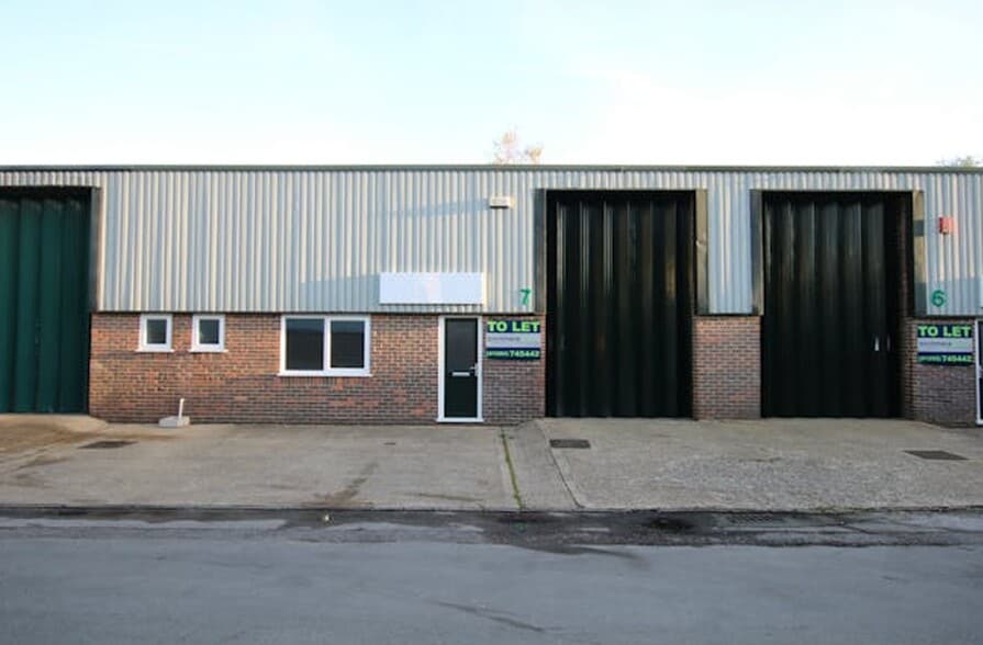 Forest Clos, Verwood to rent - Building Photo - Image 1 of 1
