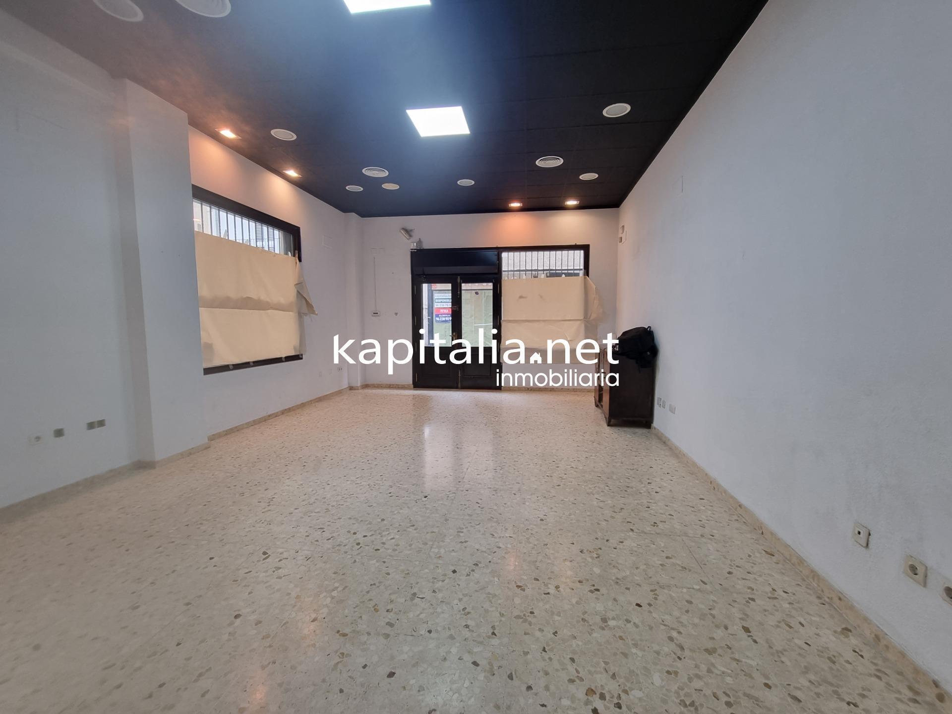 Retail in Ontinyent, Valencia to rent Building Photo- Image 1 of 8