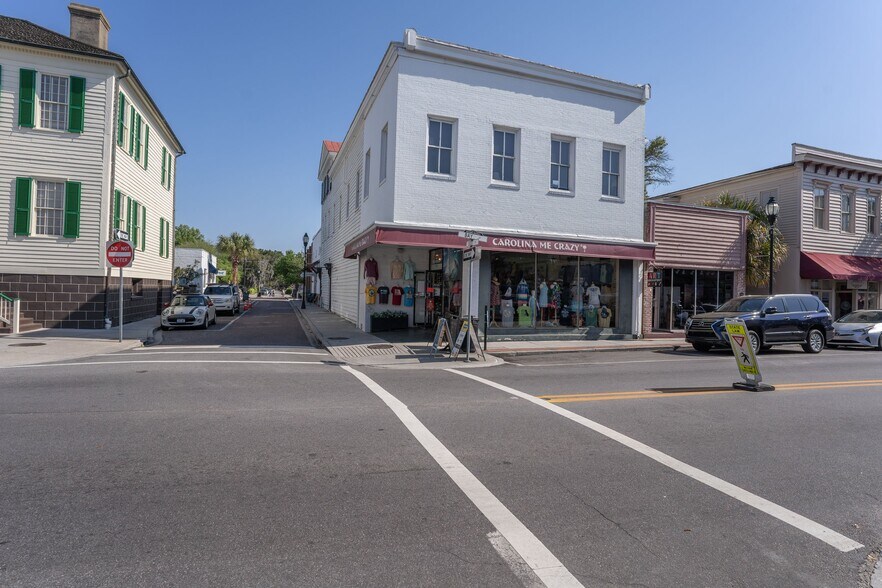 723 Bay St, Beaufort 29902 UK
