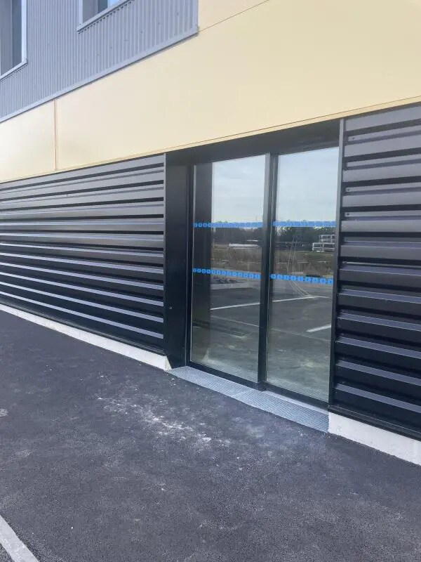 Vente Local d'activités 310 m² - Photo 1