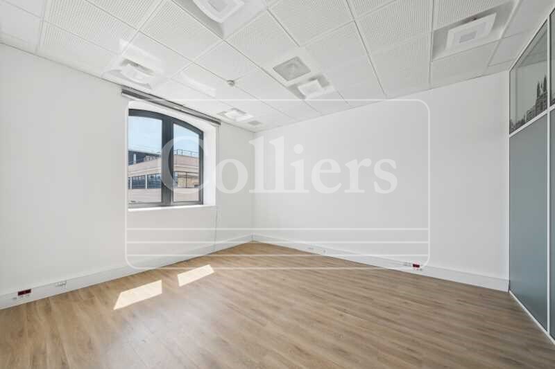 Office in Marseille to rent - Interior Photo - Image 3 of 6