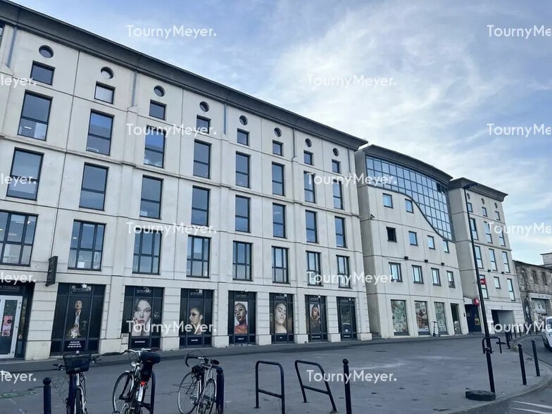 Office in Bordeaux to rent - Building Photo - Image 3 of 4