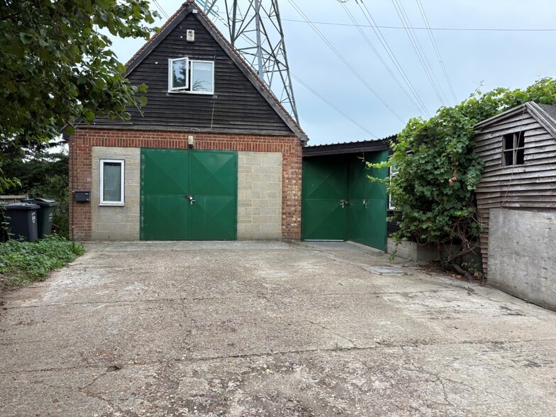 Unit 2, 100 Whitehill Rd, Southfleet to rent - Primary Photo - Image 1 of 4