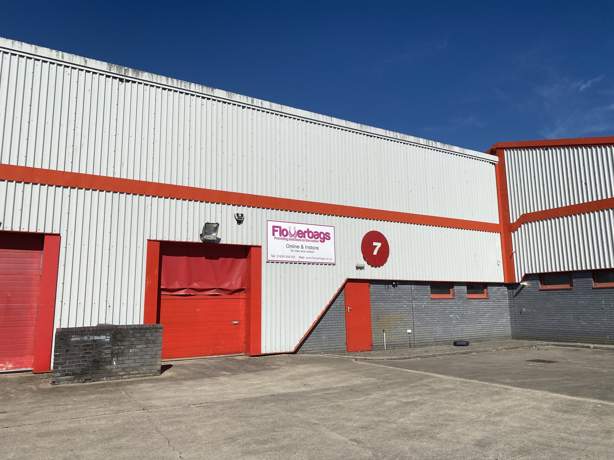 New St, Bridgend to rent Primary Photo- Image 1 of 2