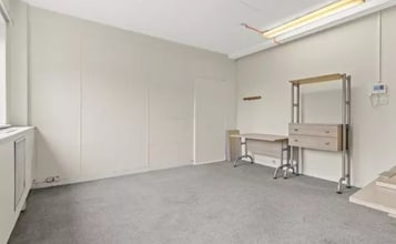 The Broadway, London to rent Interior Photo- Image 2 of 3