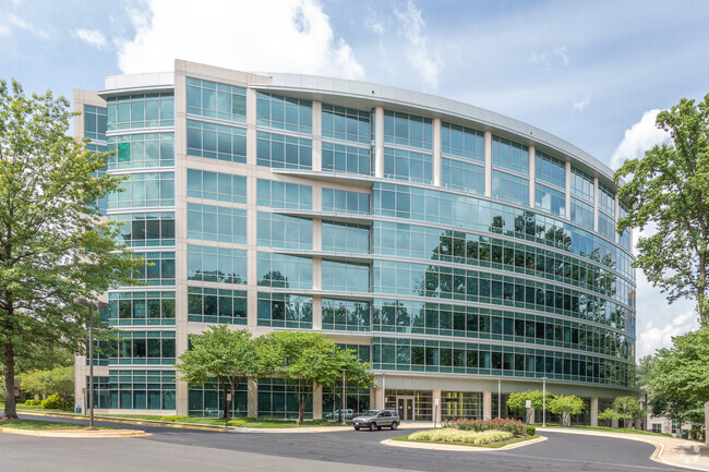 More details for 3120 Fairview Park Dr, Falls Church, VA - Office for Rent