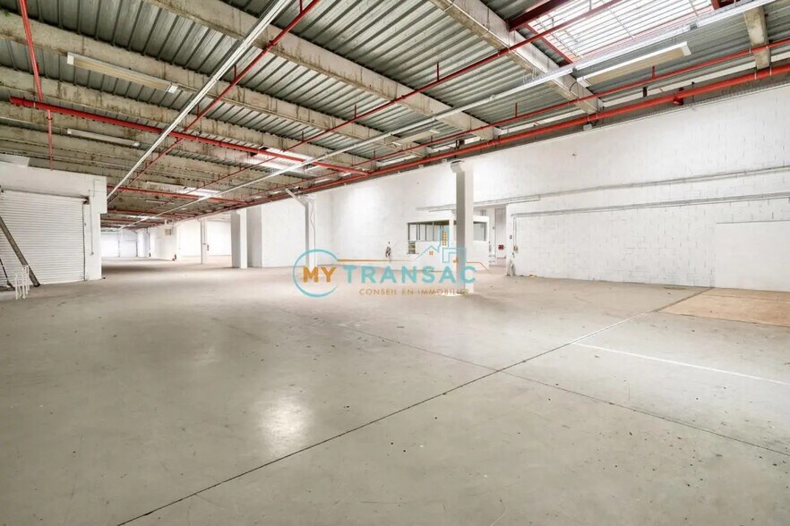 Light Industrial in Croissy-Beaubourg to rent - Building Photo - Image 3 of 10