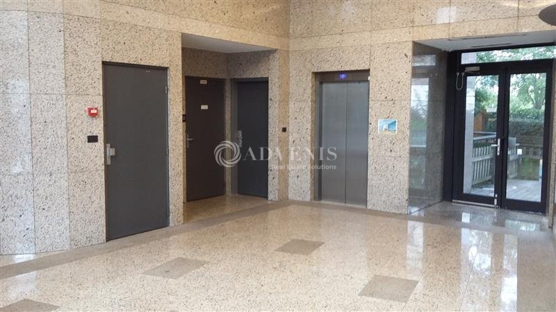Office in Noisy-le-Grand to rent - Building Photo - Image 2 of 10