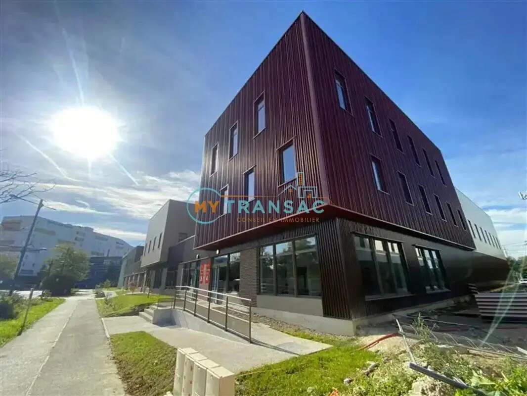 Light Industrial in Gennevilliers for sale Building Photo- Image 1 of 12