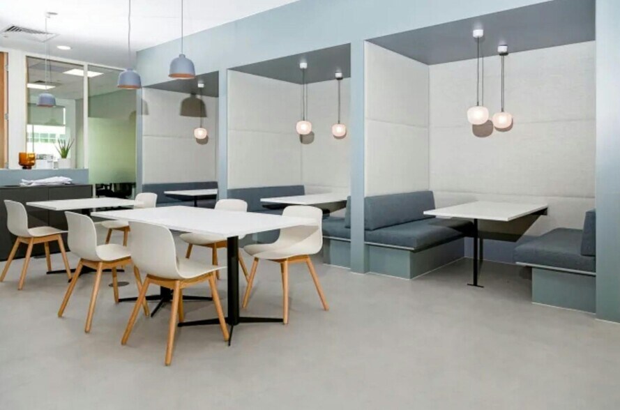 Quick Silver Way, Newcastle Upon Tyne to rent - Building Photo - Image 2 of 10