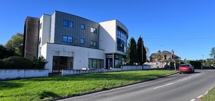Ringwood Rd, Verwood to rent Building Photo- Image 2 of 6