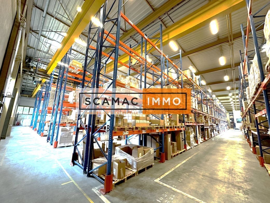 Industrial in Croissy-Beaubourg to rent Interior Photo- Image 1 of 12