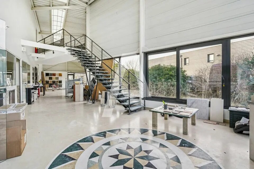 Light Industrial in Choisy-le-Roi to rent Interior Photo- Image 1 of 6