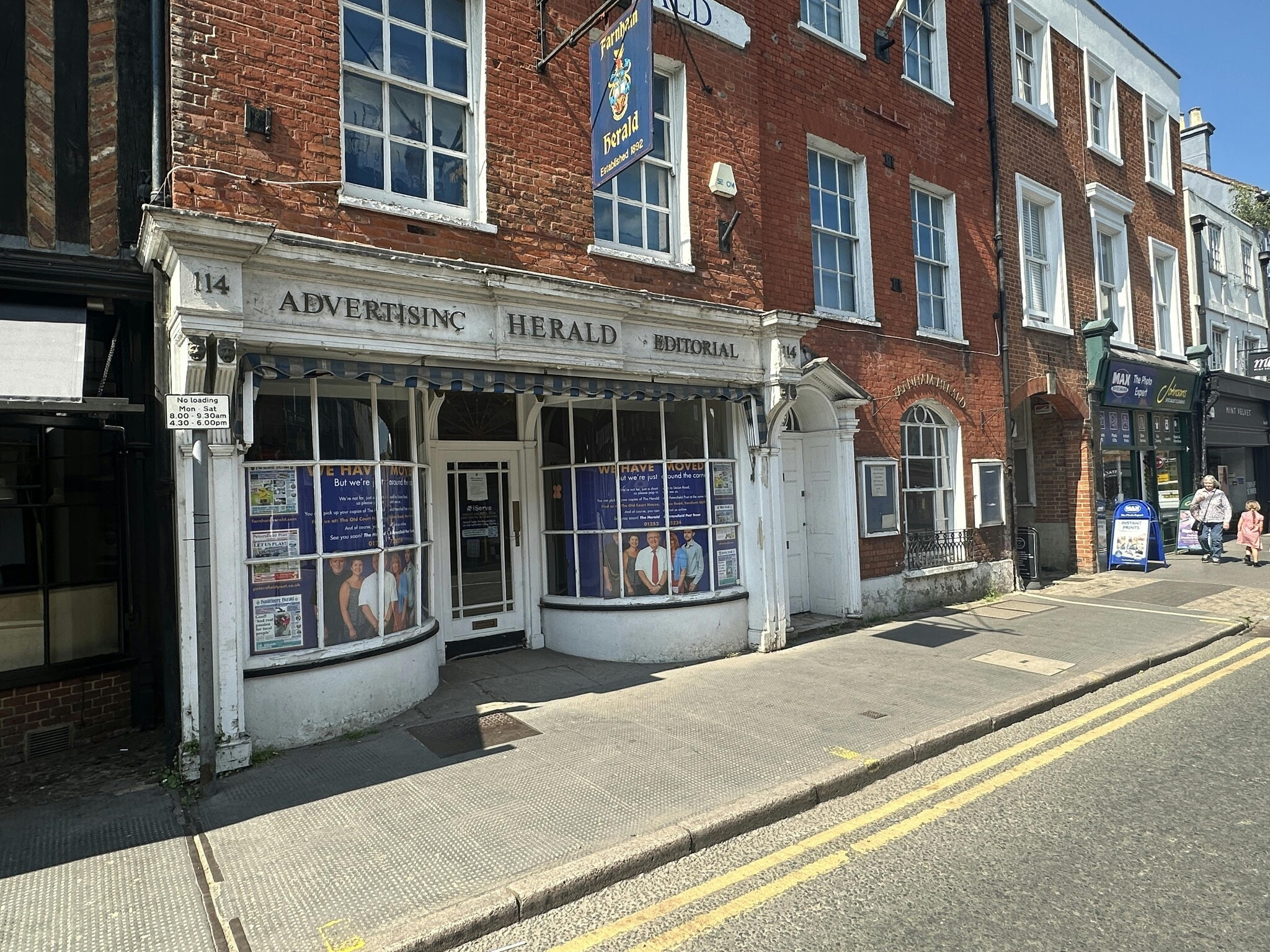 114-115 West St, Farnham to rent Building Photo- Image 1 of 4