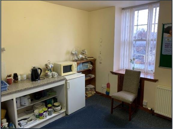 4a The Square, Cumnock to rent - Interior Photo - Image 2 of 4