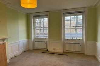 1 New Sq, London to rent Interior Photo- Image 1 of 7