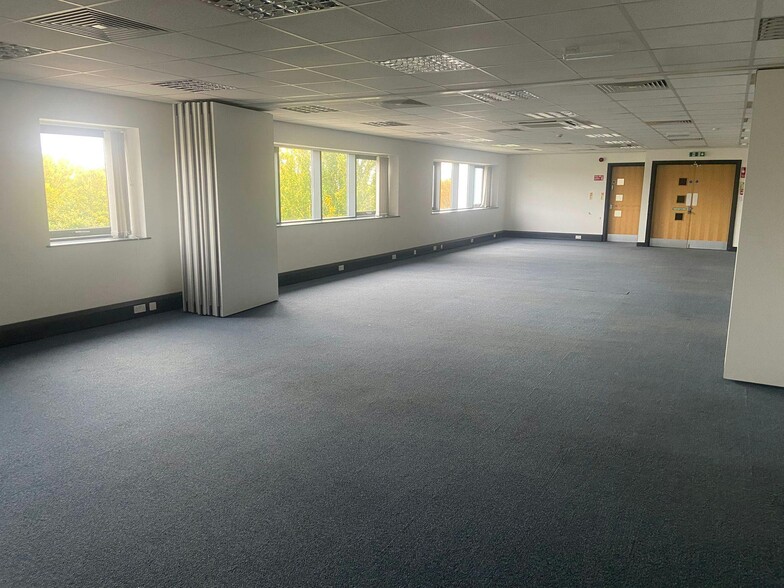 Follingsby Close, Gateshead to rent - Building Photo - Image 2 of 13