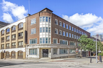 32 Southwark Bridge Rd, London for rent Building Photo- Image 1 of 2