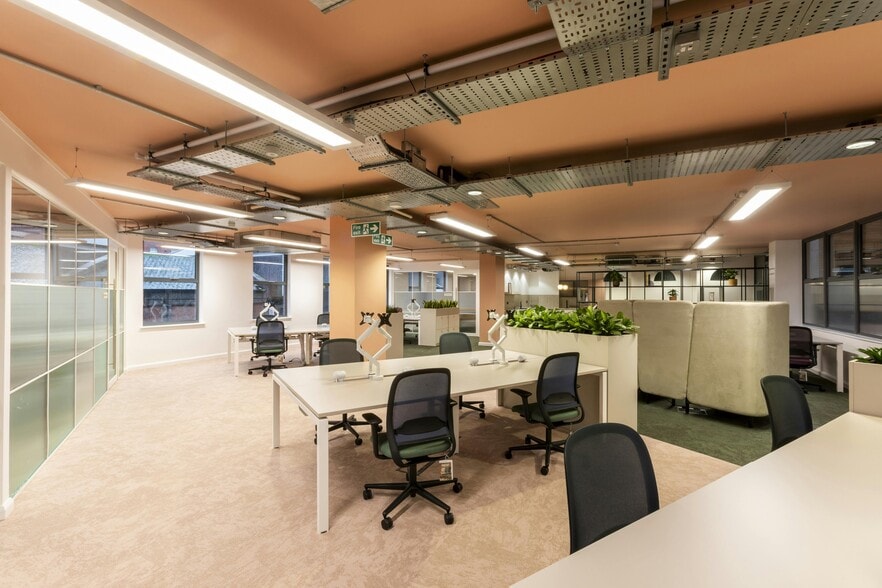 53-55 Queen Charlotte St, Bristol to rent - Building Photo - Image 2 of 13