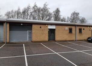 North End Rd, Yatton to rent Building Photo- Image 1 of 5