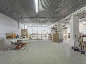 Retail in Barcelona, Barcelona to rent Interior Photo- Image 2 of 15