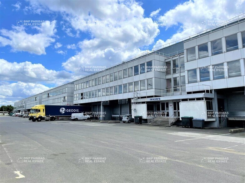 Industrial in Orly to rent - Building Photo - Image 1 of 18
