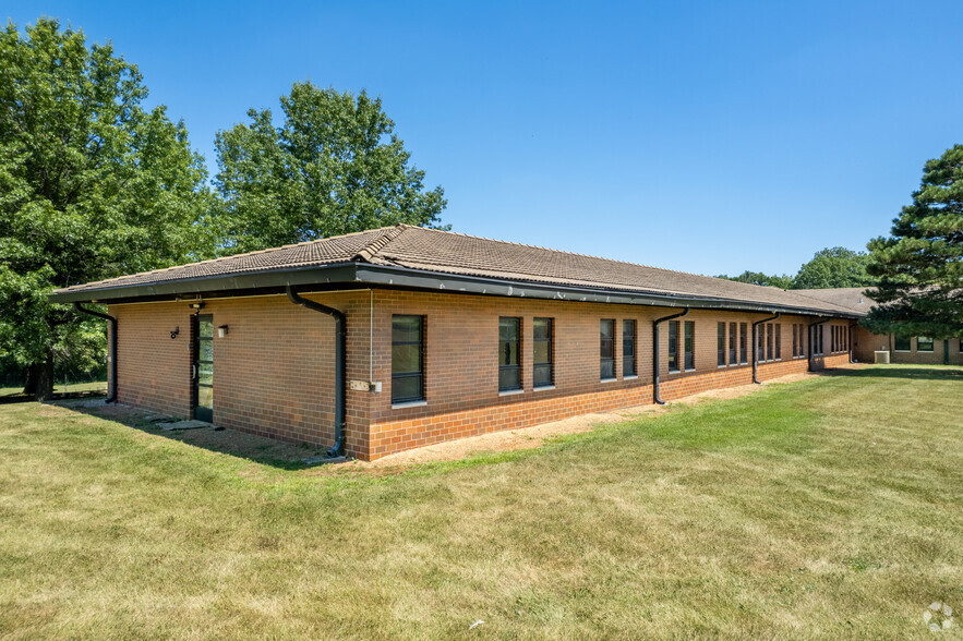 11 S 250 Rte 83, Hinsdale, IL for sale - Primary Photo - Image 1 of 1