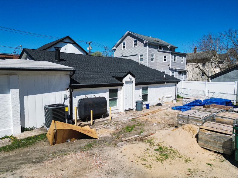 113 Bay Ave, Patchogue, NY for sale - Building Photo - Image 3 of 7