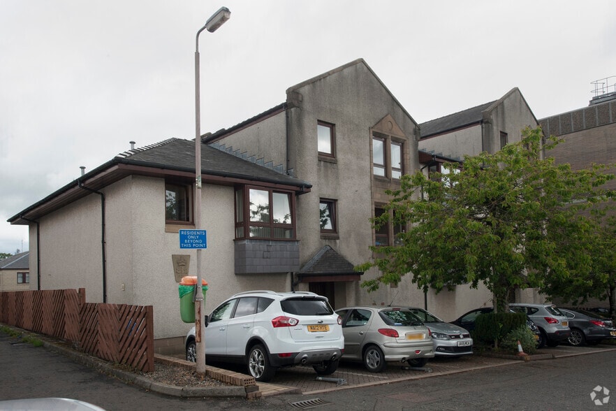 23-29 Stewart St, Milngavie to rent - Building Photo - Image 2 of 10