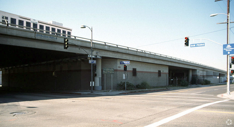 650 E 16th St, Los Angeles, CA for sale - Primary Photo - Image 2 of 19