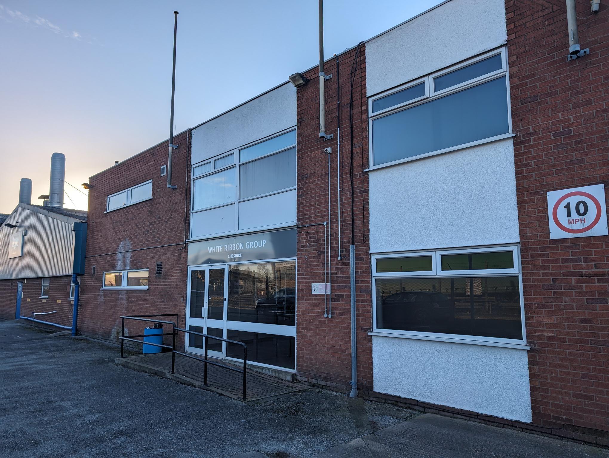 Nat Ln, Winsford to rent Building Photo- Image 1 of 2