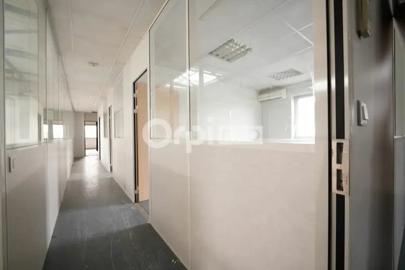 36 Rue Champ Dolin, Saint-Priest for sale - Interior Photo - Image 3 of 6
