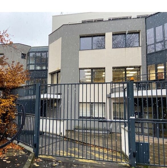 Office in Clichy to rent - Building Photo - Image 1 of 7