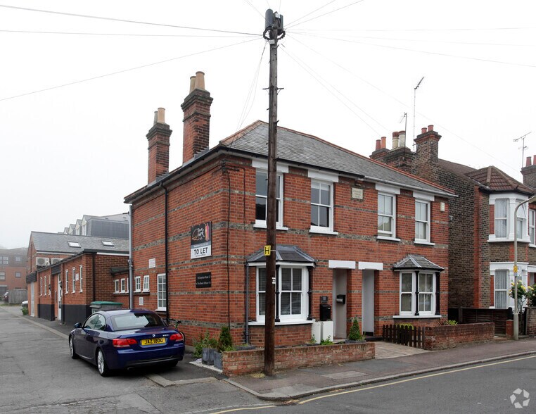 18 Gresham Rd, Brentwood CM14 4HN UK