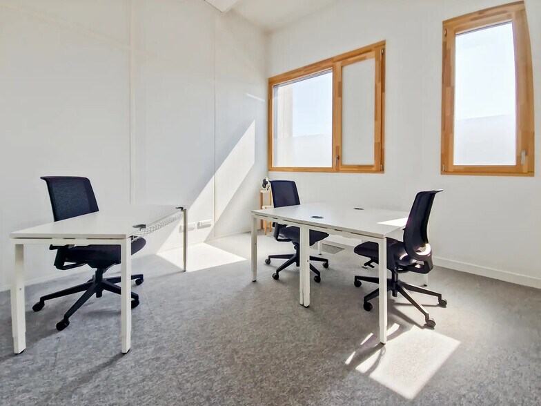 Office in Grenoble to rent - Interior Photo - Image 2 of 10