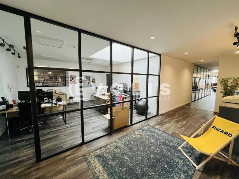 Light Industrial in Émerainville to rent - Interior Photo - Image 1 of 10