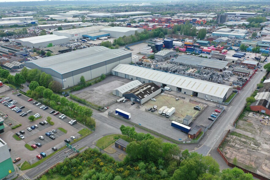 Yardley Rd, Liverpool to rent - Building Photo - Image 1 of 3