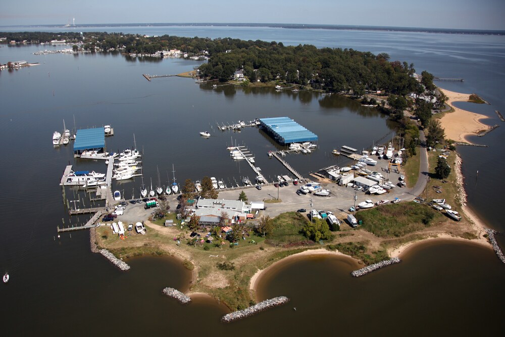 1787 Castlewood Dr, Colonial Beach 22443 Colonial Beach Yacht Center