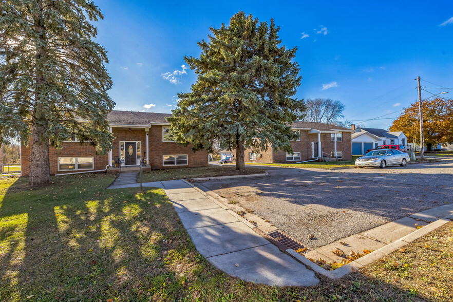 190 Cleveland Ave, Green Isle, MN for sale - Building Photo - Image 3 of 10