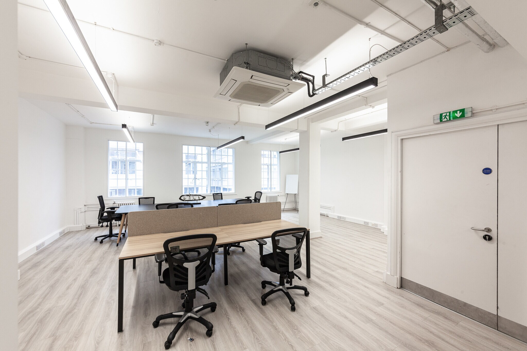 19 Margaret St, London to rent Interior Photo- Image 1 of 24
