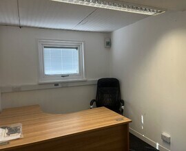 Lucy Rd, Neath to rent Interior Photo- Image 2 of 5