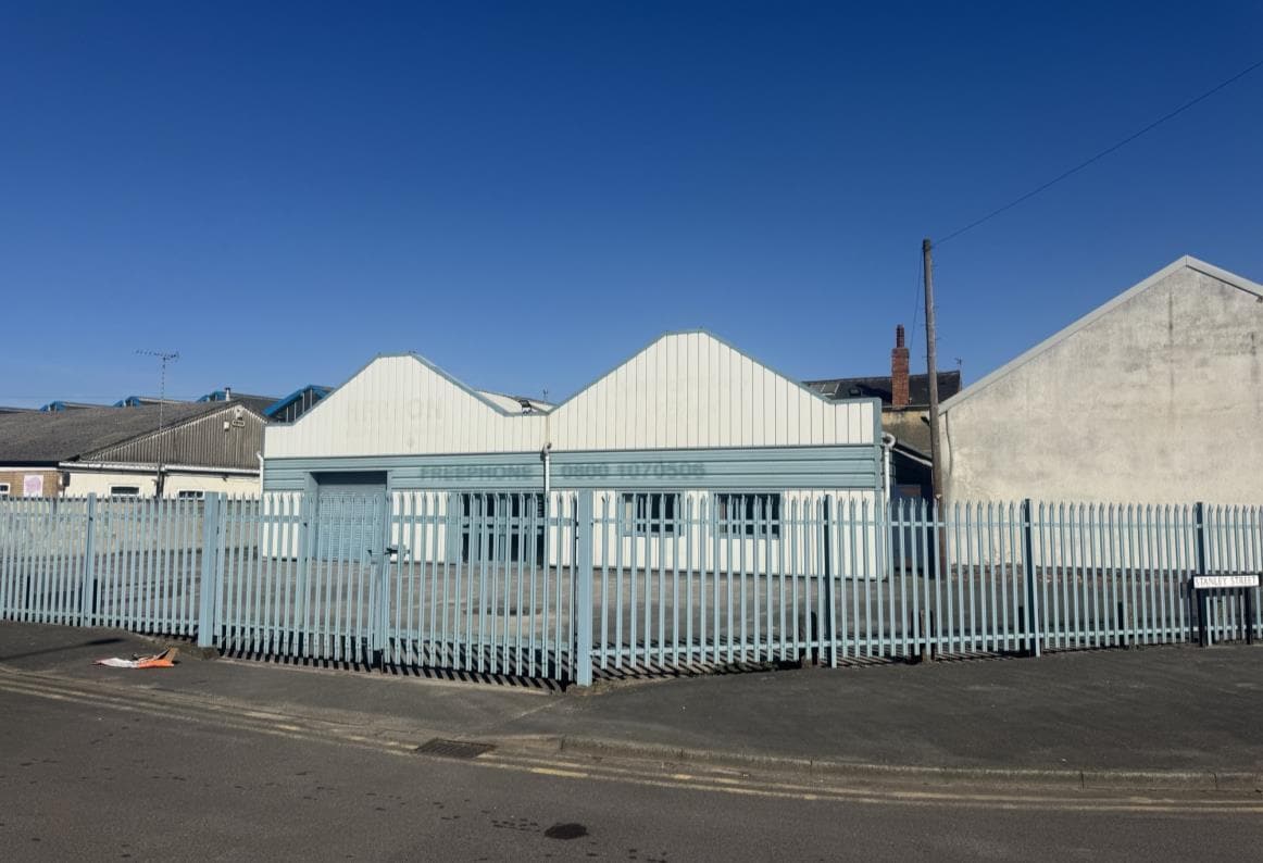 Stanley St, Burton On Trent to rent Building Photo- Image 1 of 2