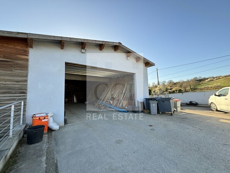 Light Industrial in Saint-Just-Chaleyssin to rent - Building Photo - Image 2 of 12