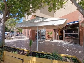 Retail in Barcelona, Barcelona to rent Construction Photo- Image 2 of 14