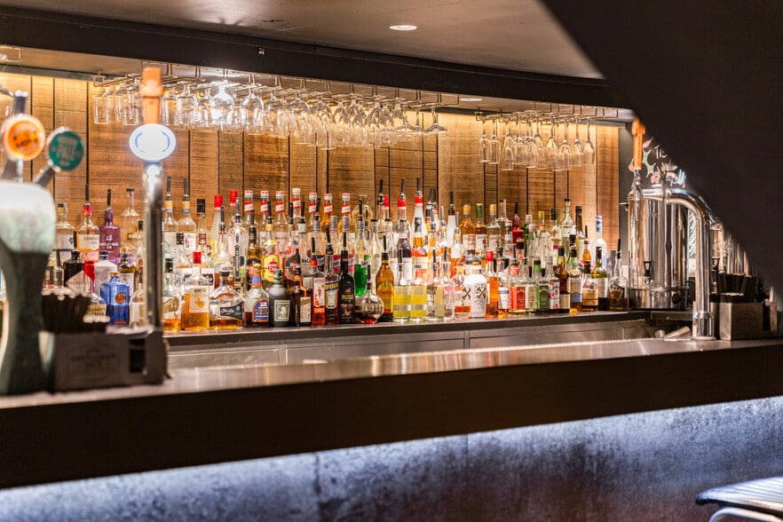 1 Little Stonegate, York for sale - Interior Photo - Image 3 of 16